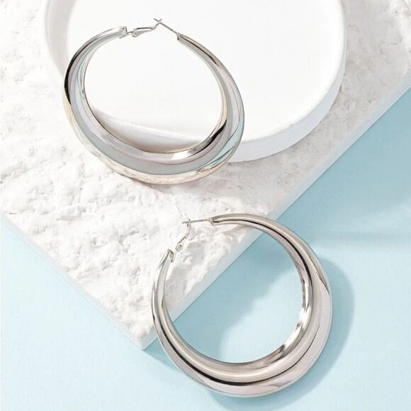 Minimalist silver color Hoop Earrings - Picture 2 of 12